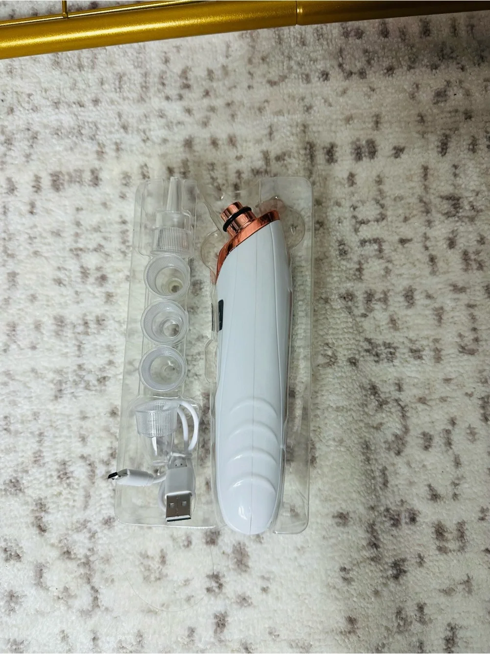 Source Unknown White and Gold Multifunctional Cleaning Instrument